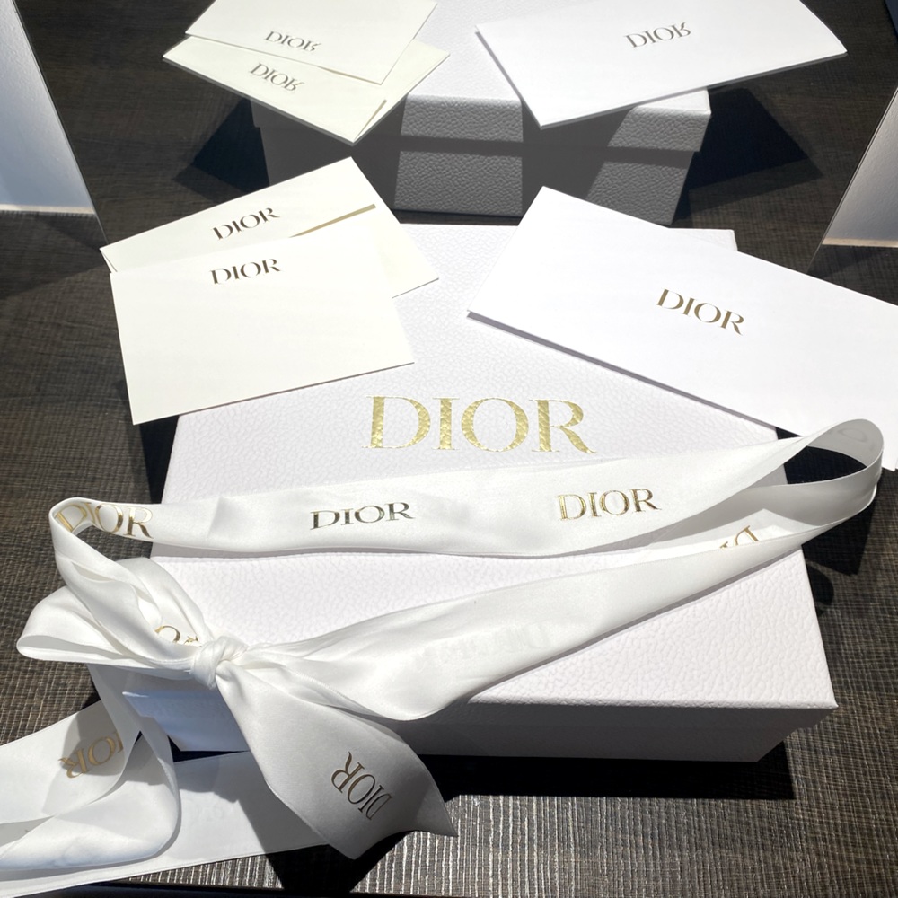 LARGE DIOR BOX & CARDS